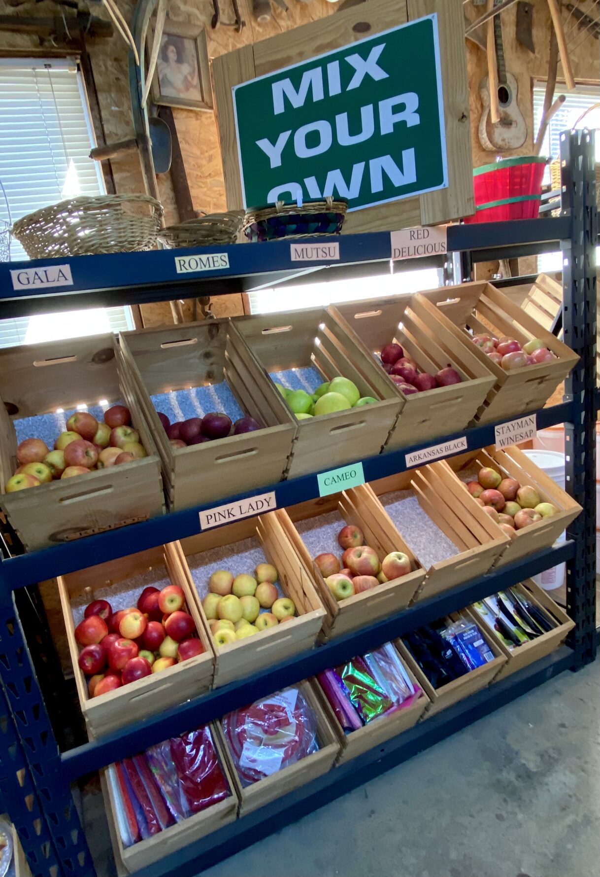 Apple Season in North Mack Aaron’s Apple House Ellijay