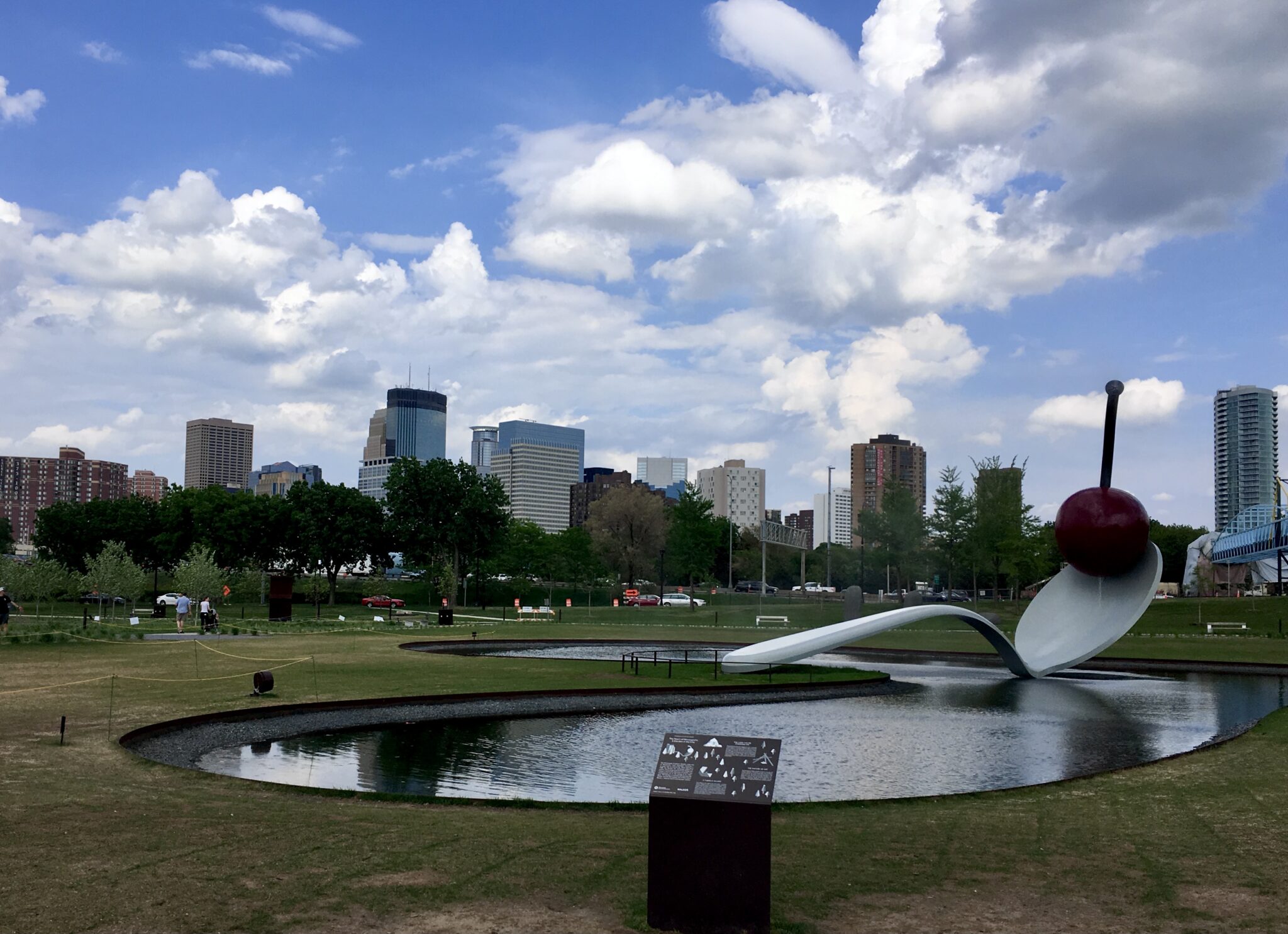 minneapolis-sculpture-garden-at-walker-art-center-minneapolis